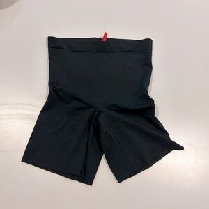 Spanks stomach compression shorts